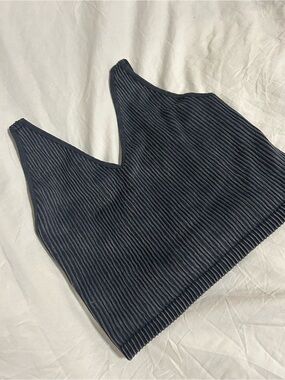 90 Degree By Reflex Ribbed V-Neck Crop Top in Charcoal